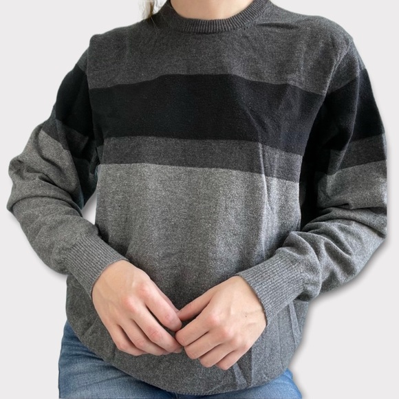 Izod Sweaters - Izod Grey Striped Crew Neck Sweater